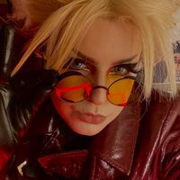 too busy changing his ringtone