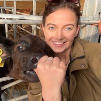 elles.calf.shed