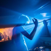 Luister Heads Up op spotify thanks