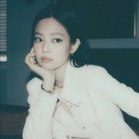 jennie_blinks.4