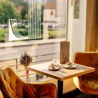 _lucy_cafe_