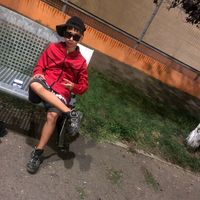 manele_officeal_1