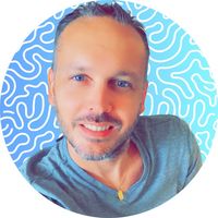 Nabilla 2 fois 2 égal 4