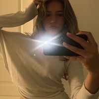 story karolina meschino