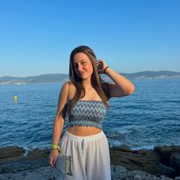 laauragomeezz_