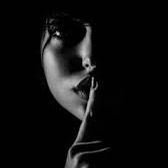 femme.de.caractere.off