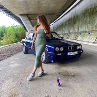 nicole_e30.1982