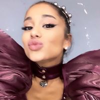 arianagrande8253