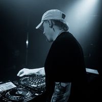 Ein Kompliment Beyond Techno Flip