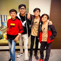 boys_here_05